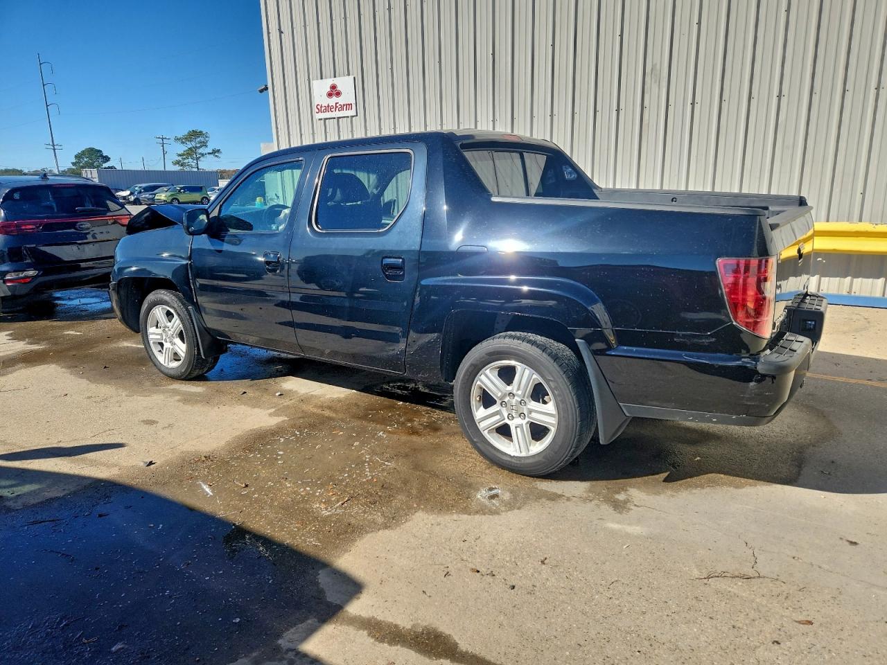 2011 HONDA RIDGELINE RTL photo 2