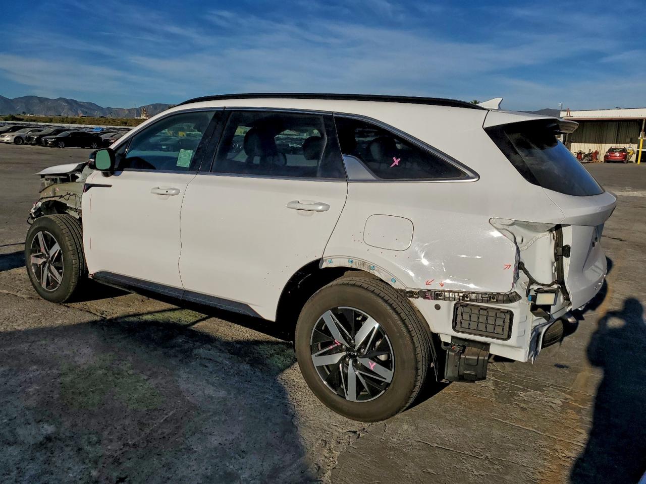 2022 KIA SORENTO S photo 2