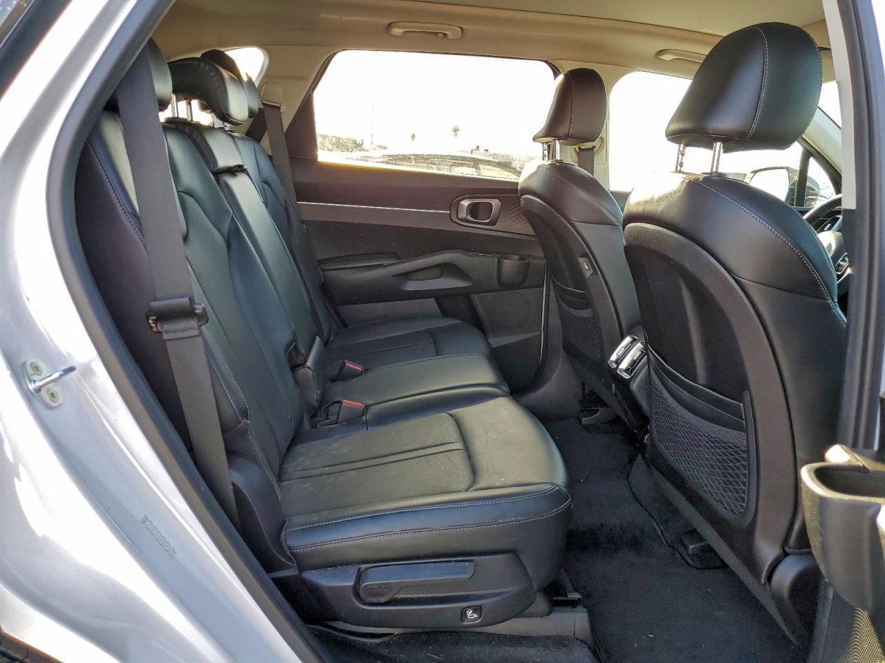 2022 KIA SORENTO S photo 11