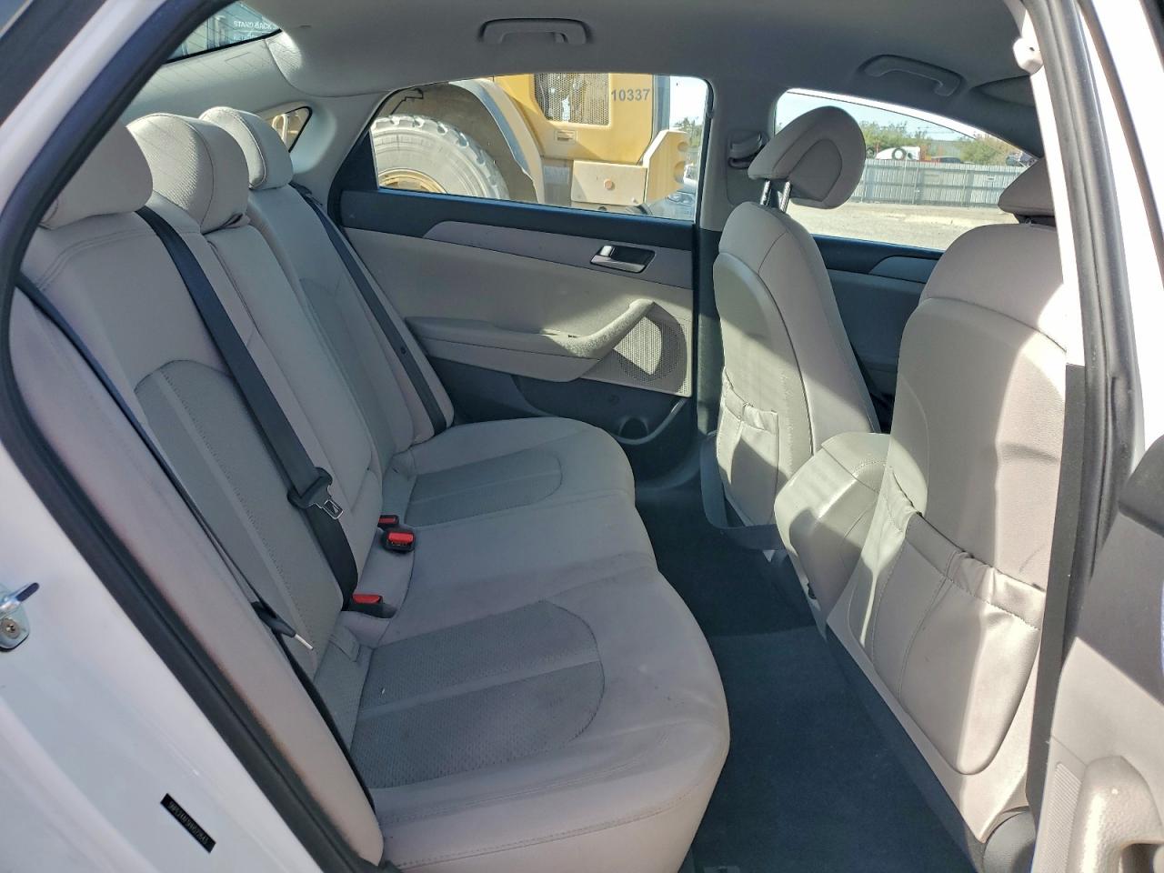 2017 HYUNDAI SONATA SE photo 10