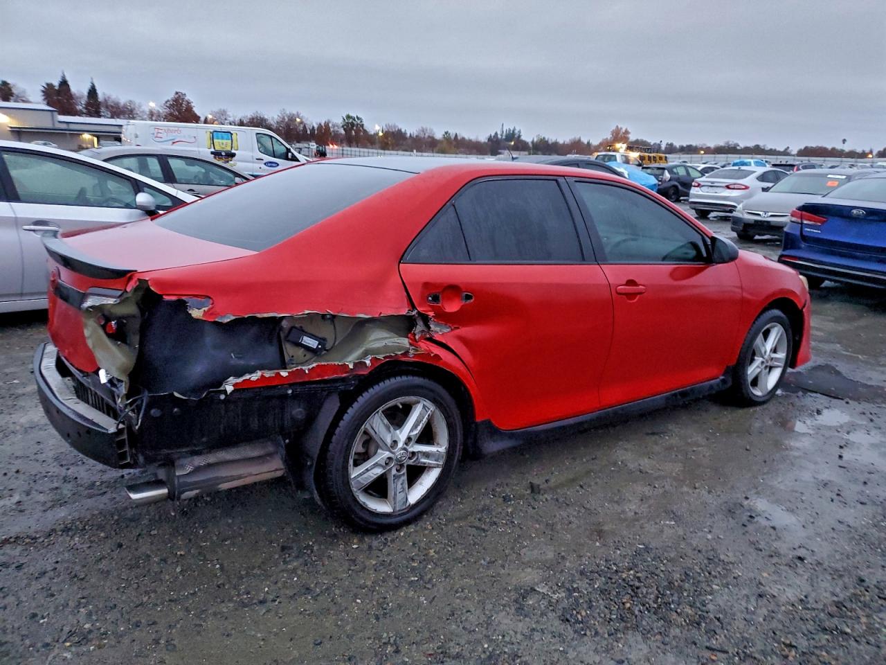 2012 TOYOTA CAMRY BASE photo 3
