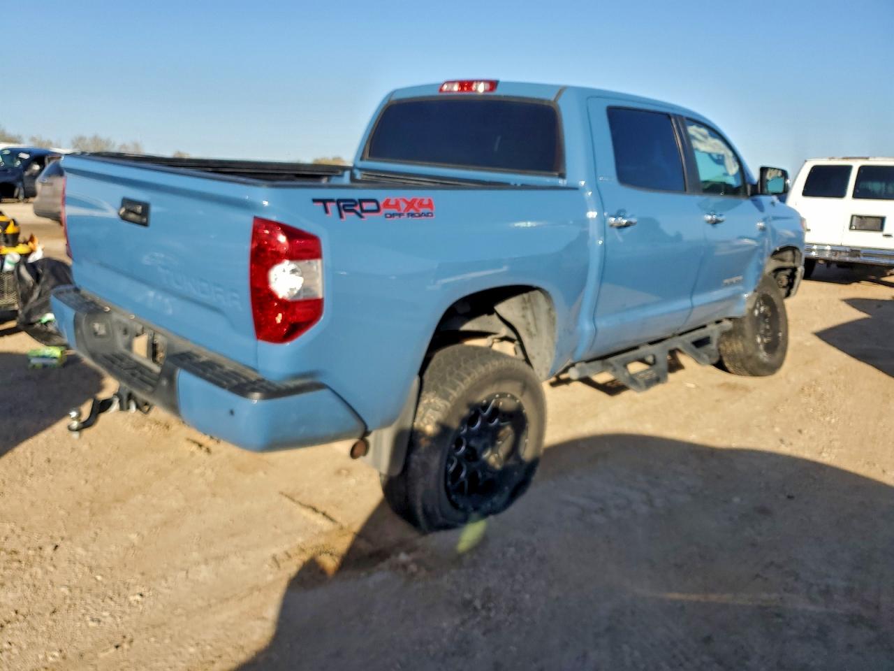 2018 TOYOTA TUNDRA CREWMAX LIMITED photo 3