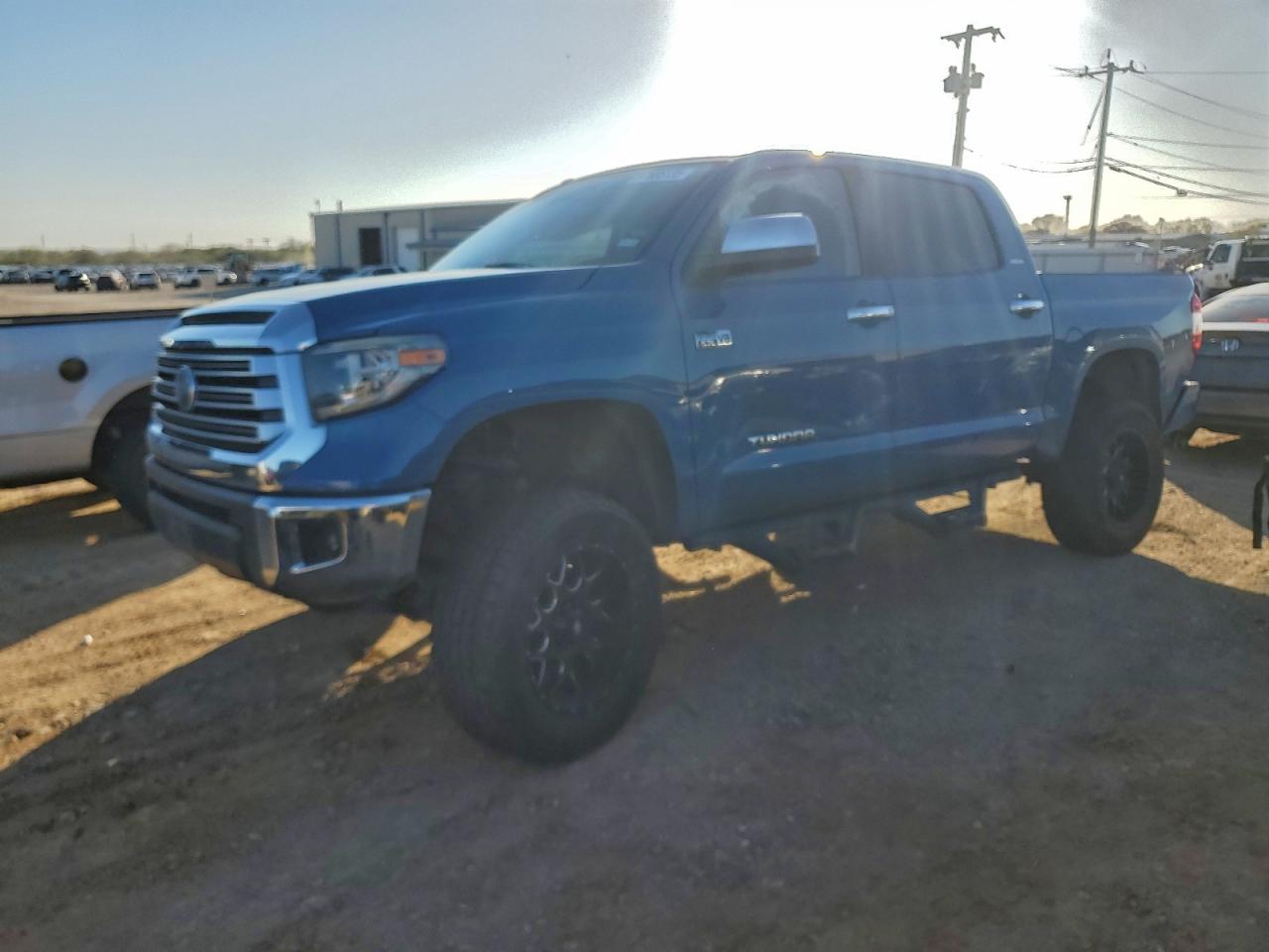 2018 TOYOTA TUNDRA