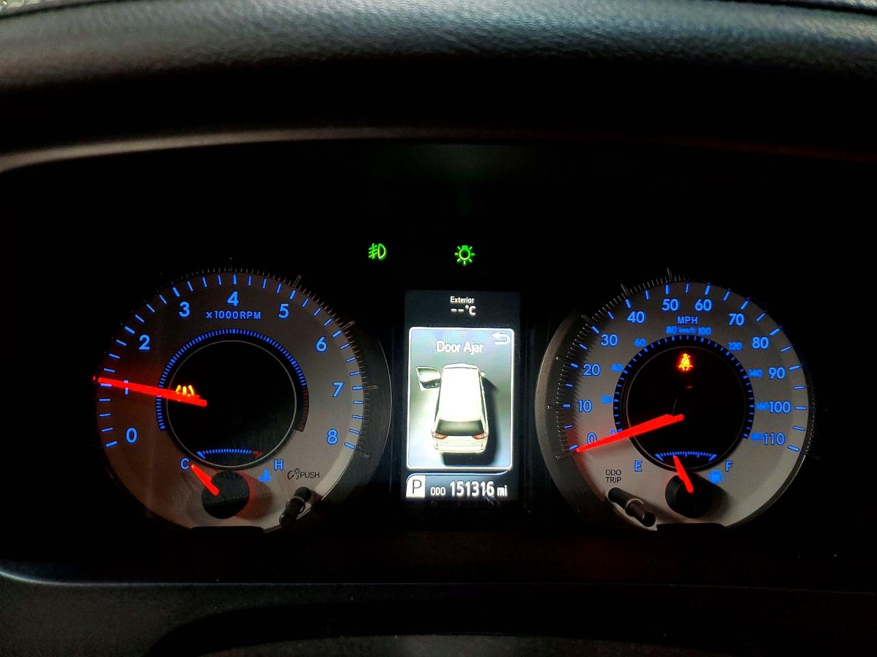 2017 TOYOTA SIENNA SE photo 17