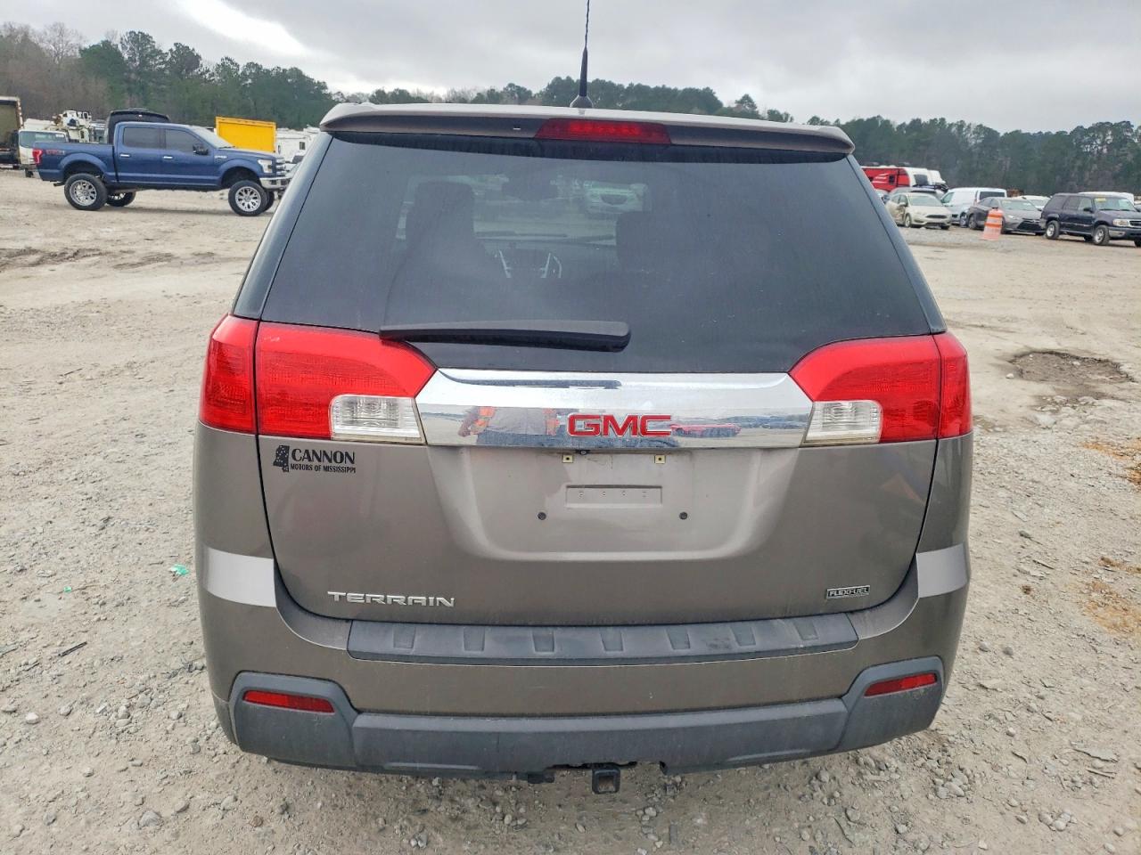 2012 GMC TERRAIN SLE photo 6