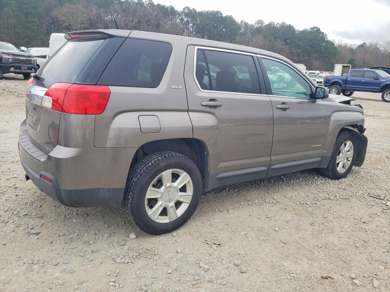 2012 GMC TERRAIN SLE photo 3