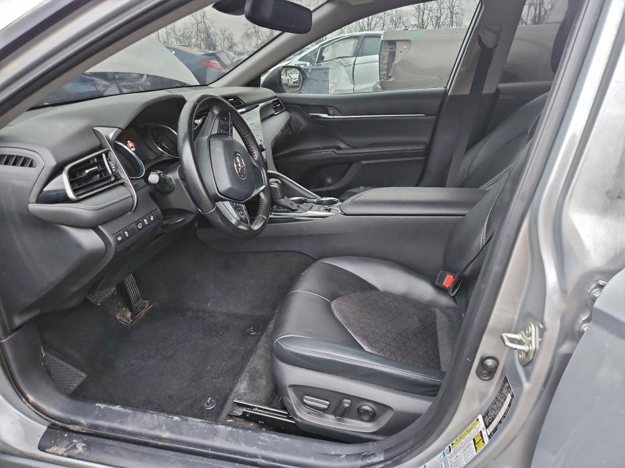 2020 TOYOTA CAMRY XSE photo 13