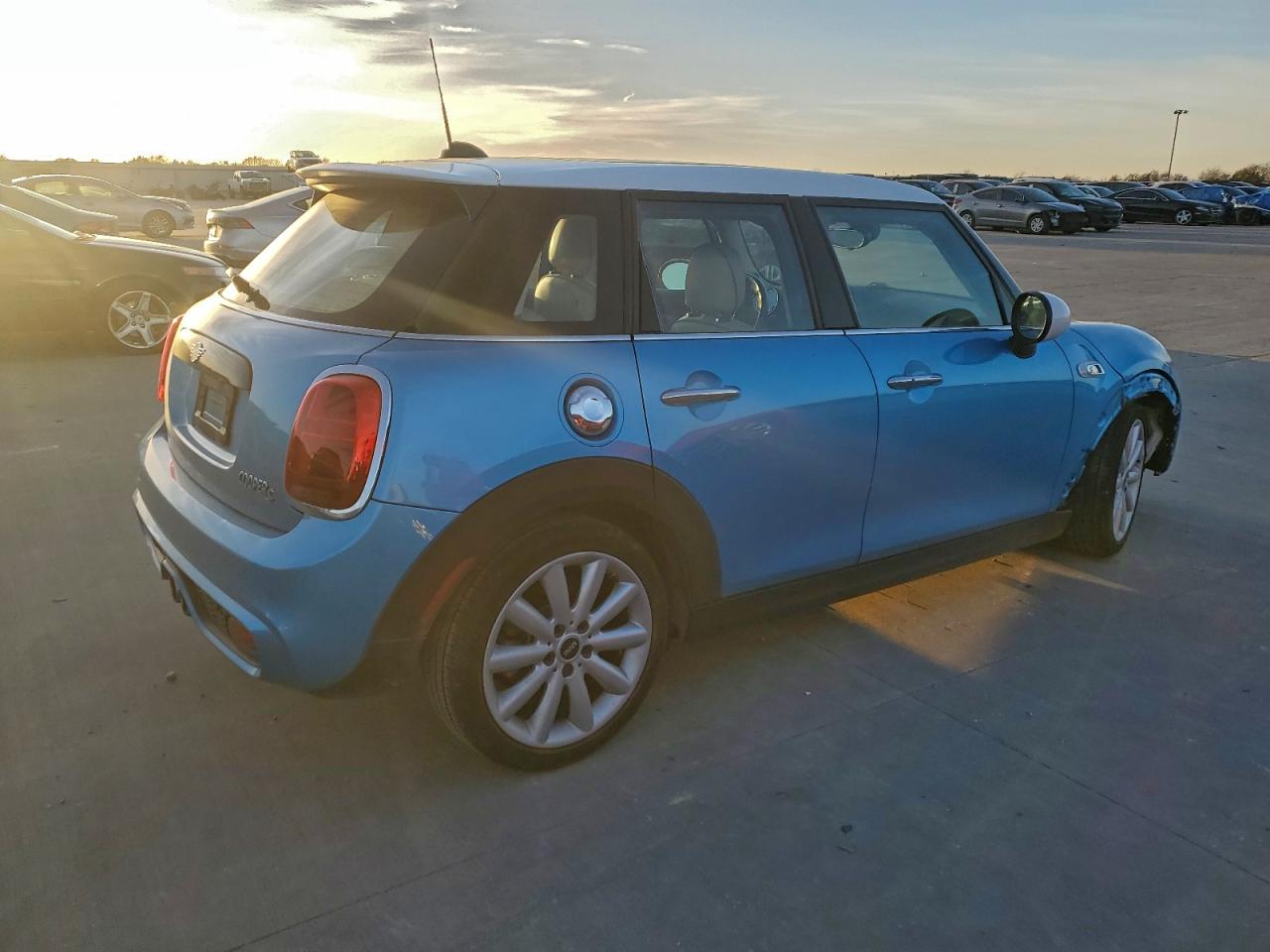2019 MINI COOPER S photo 3