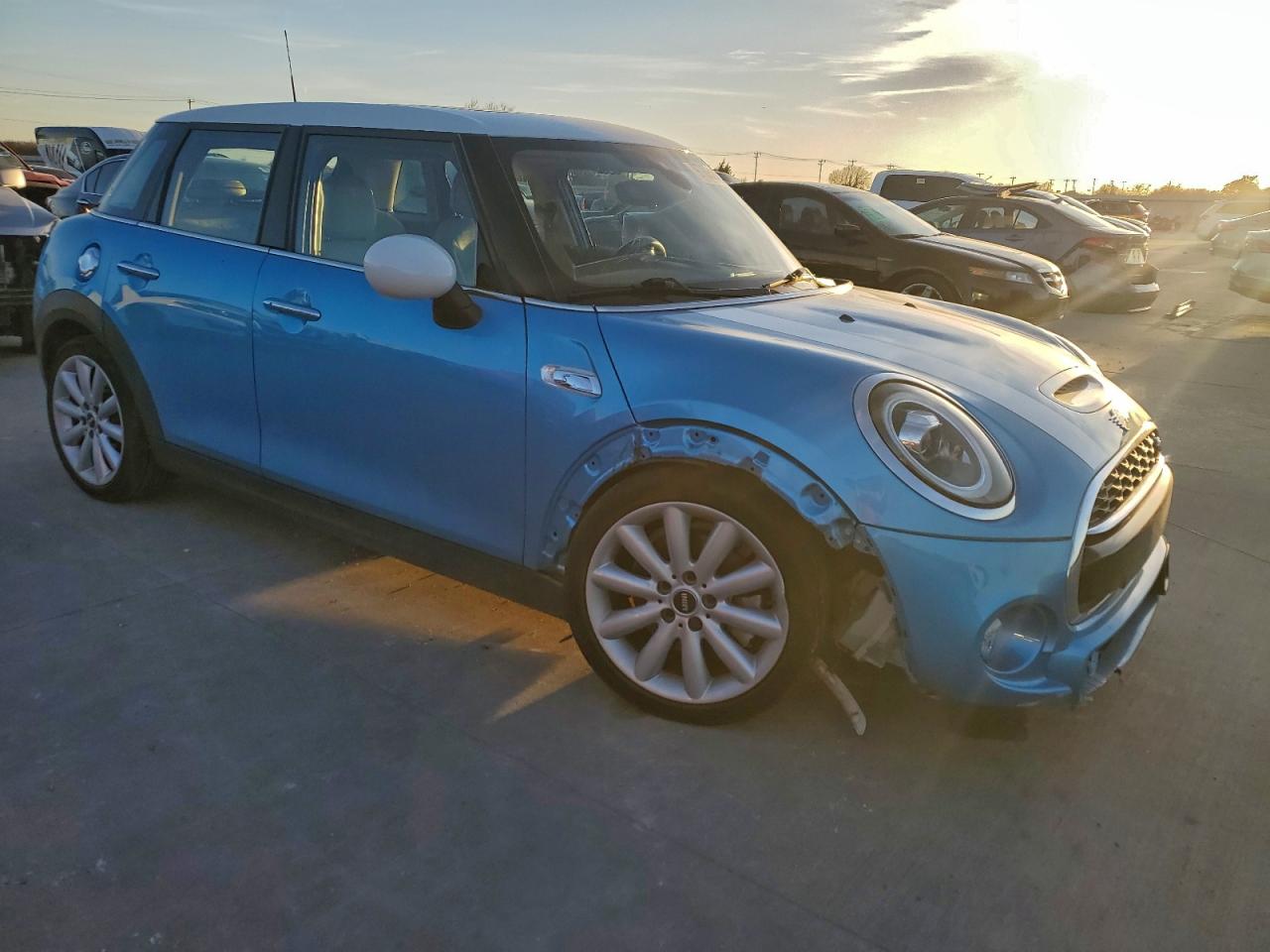 2019 MINI COOPER S photo 4