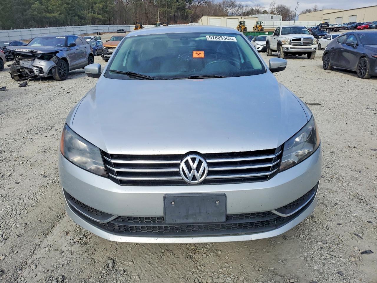 2014 VOLKSWAGEN PASSAT SE photo 5