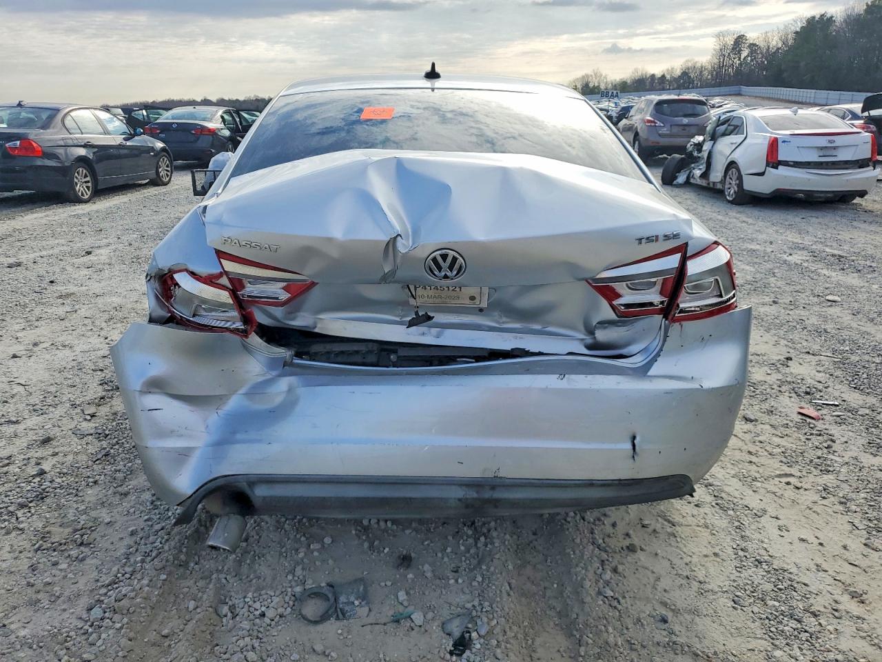 2014 VOLKSWAGEN PASSAT SE photo 6