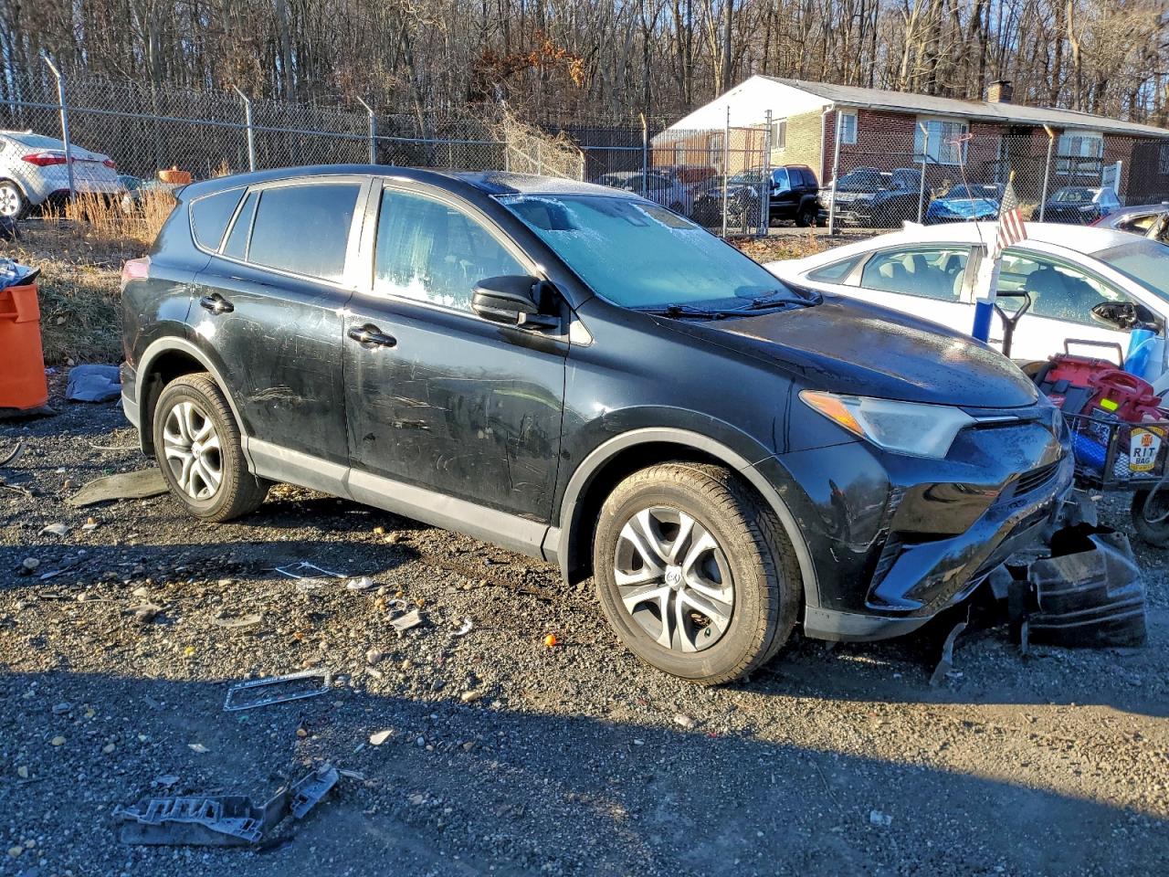2018 TOYOTA RAV4 LE photo 4
