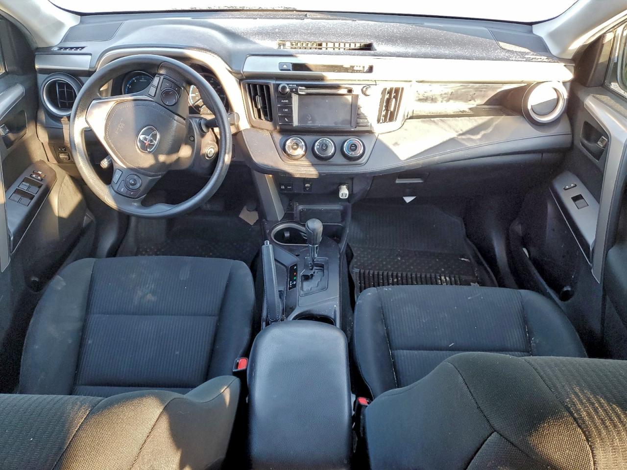 2018 TOYOTA RAV4 LE photo 8