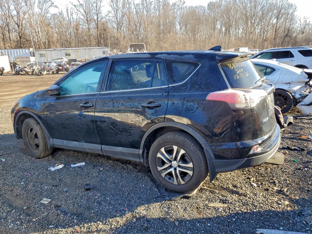 2018 TOYOTA RAV4 LE photo 2