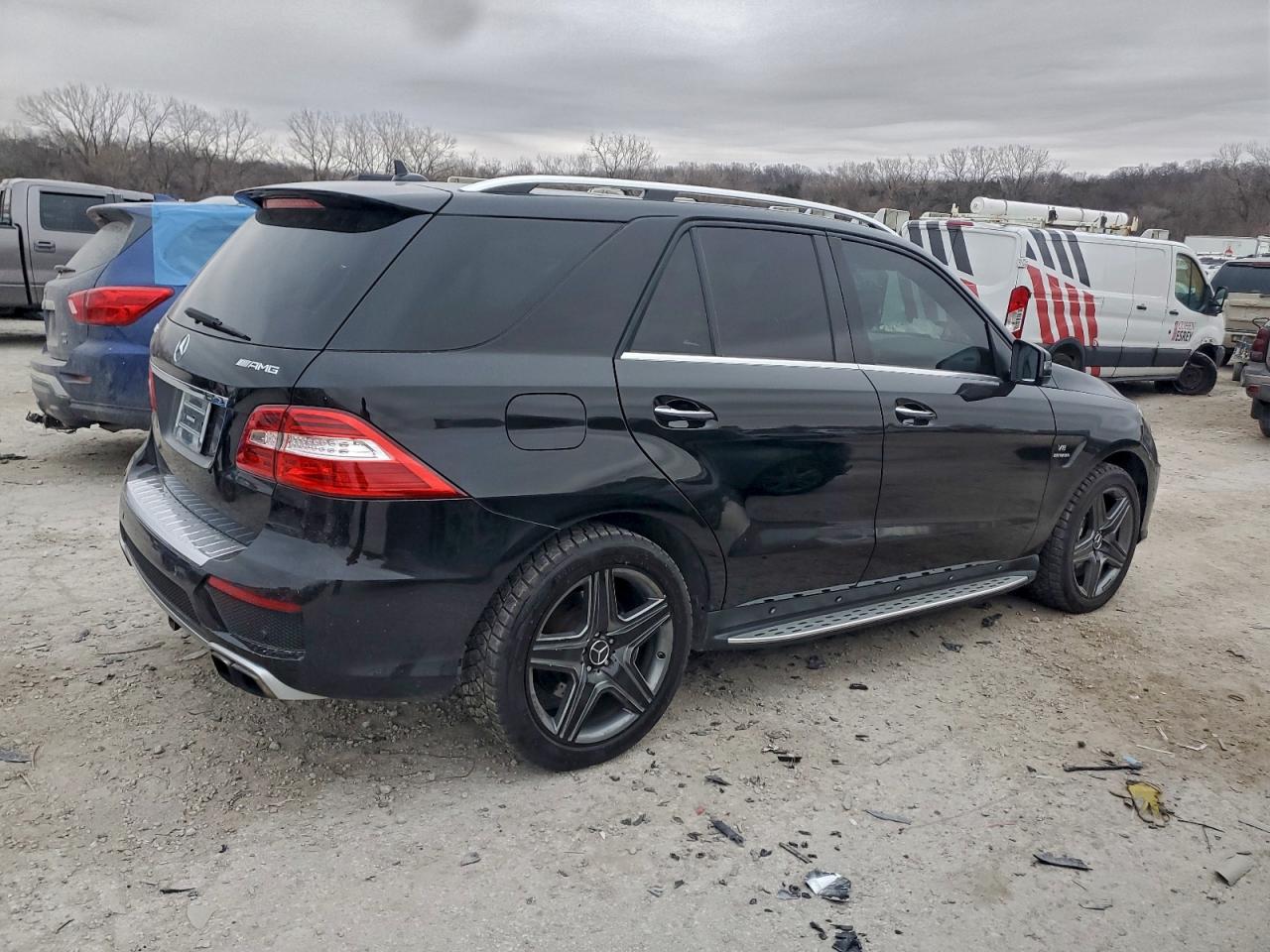 2015 MERCEDES-BENZ ML 63 AMG photo 3