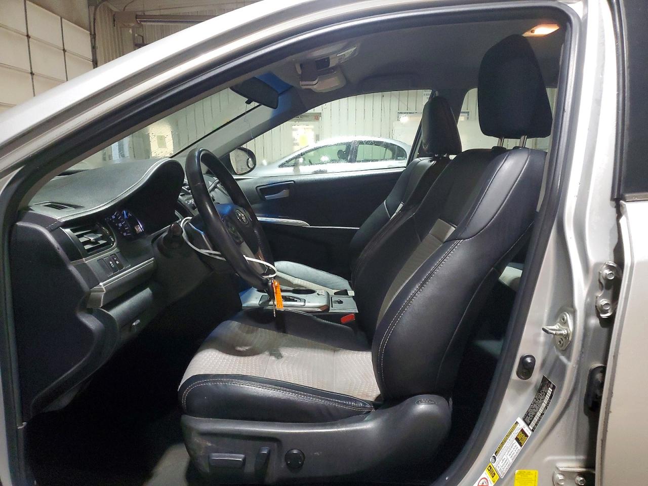 2014 TOYOTA CAMRY L photo 7