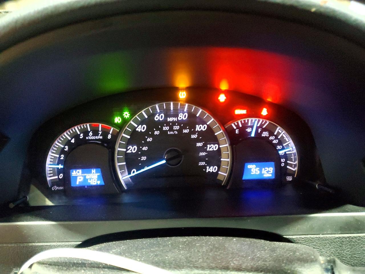 2014 TOYOTA CAMRY L photo 9