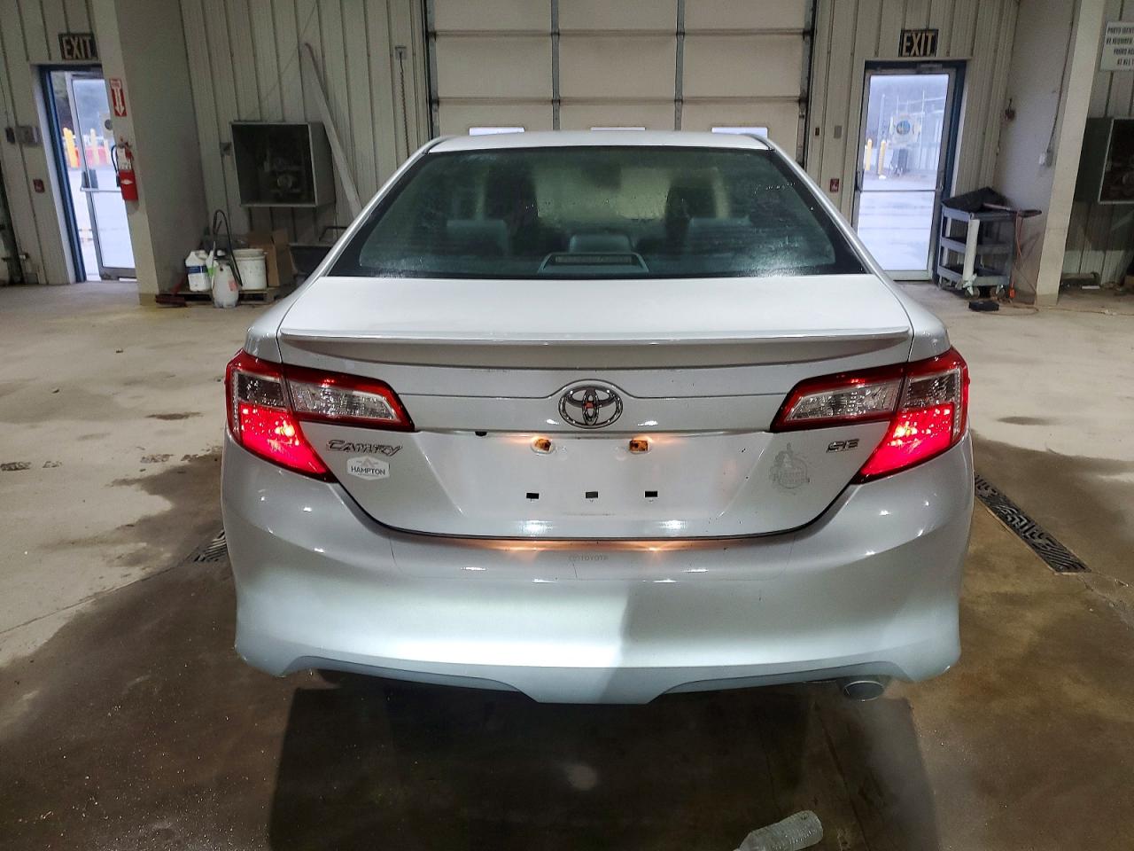 2014 TOYOTA CAMRY L photo 6