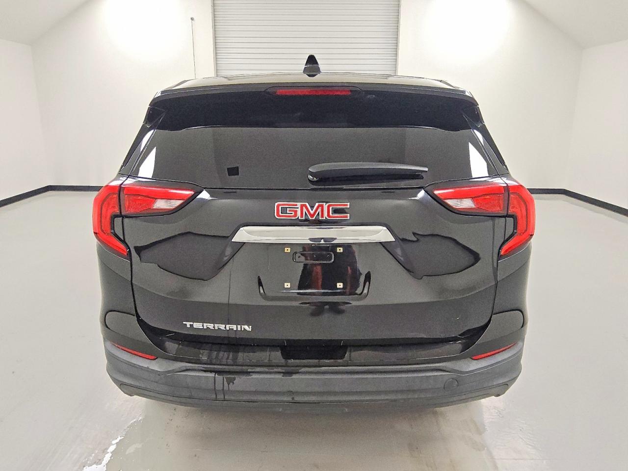 2018 GMC TERRAIN SLE photo 6