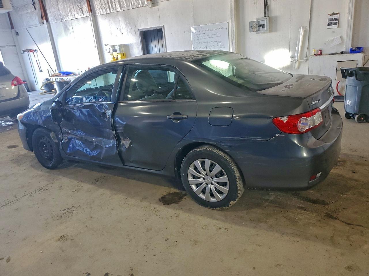 2013 TOYOTA COROLLA BASE photo 2