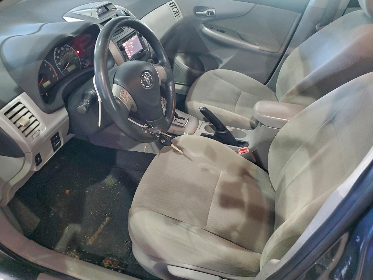 2013 TOYOTA COROLLA BASE photo 7