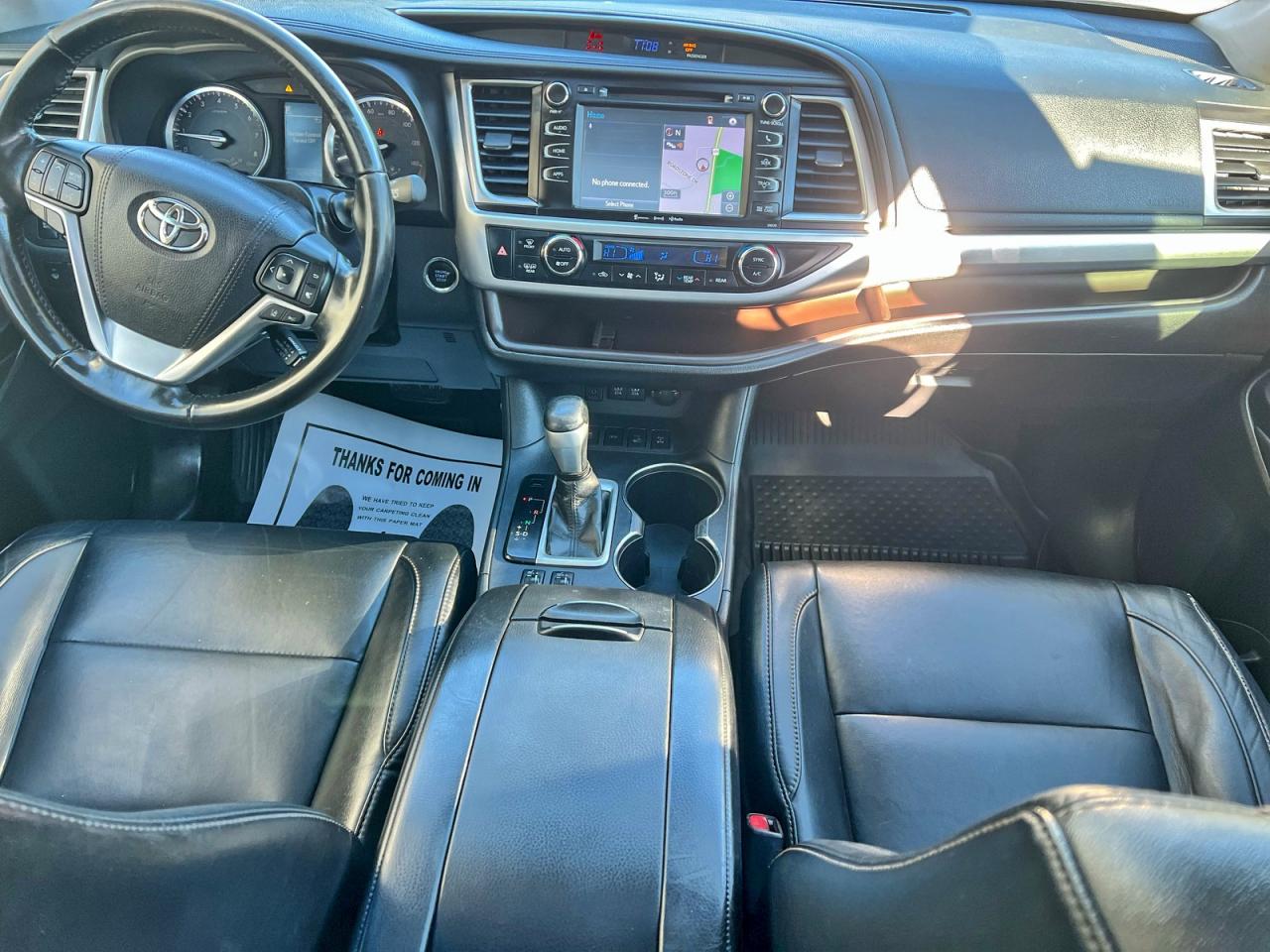2017 TOYOTA HIGHLANDER SE photo 17