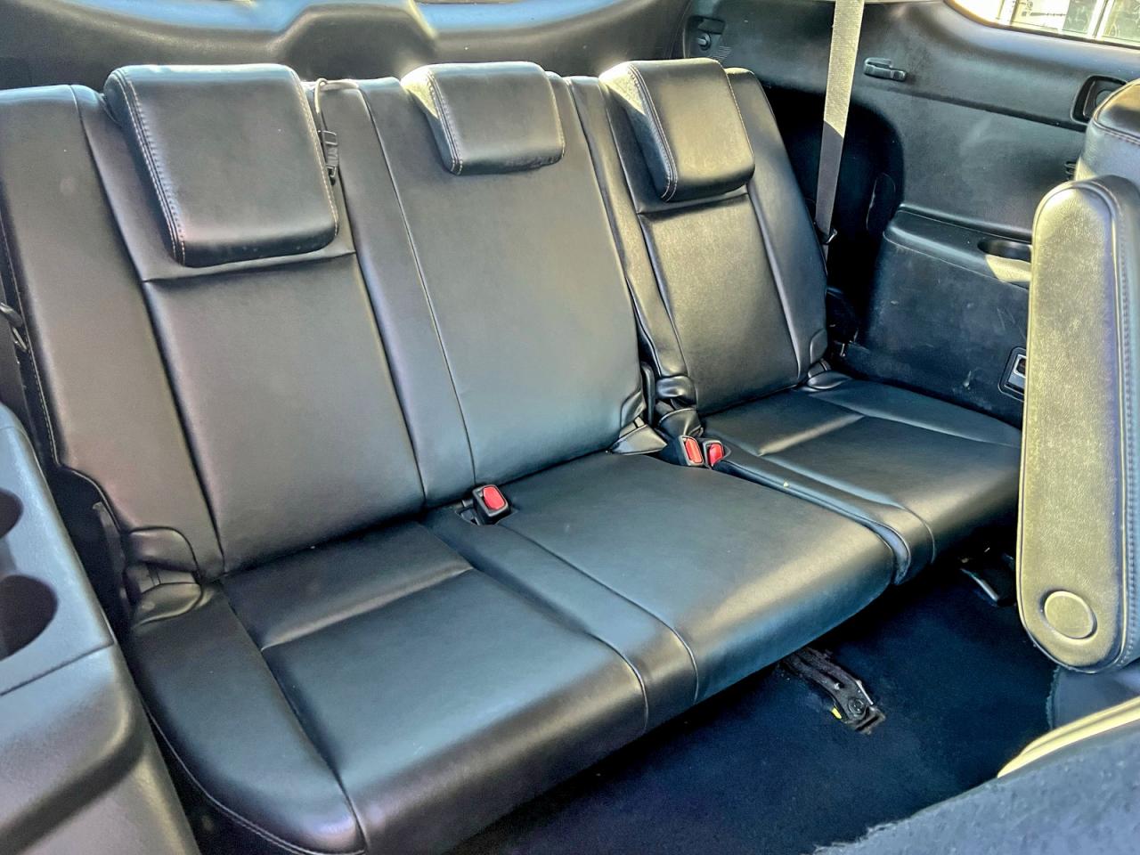 2017 TOYOTA HIGHLANDER SE photo 21