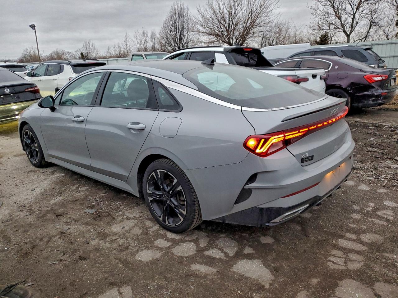 2023 KIA K5 GT LINE photo 2