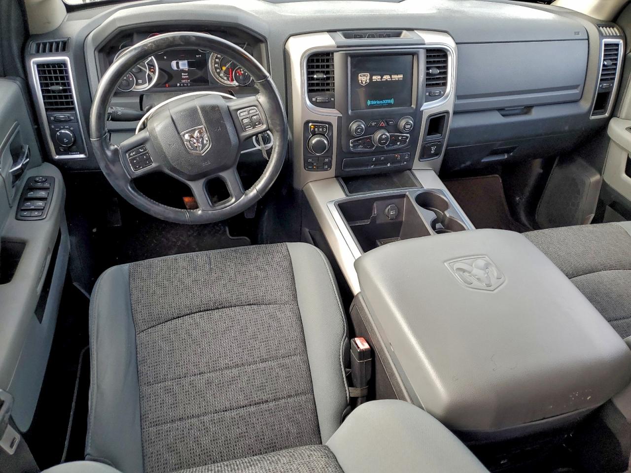 2015 RAM 1500 SLT photo 8