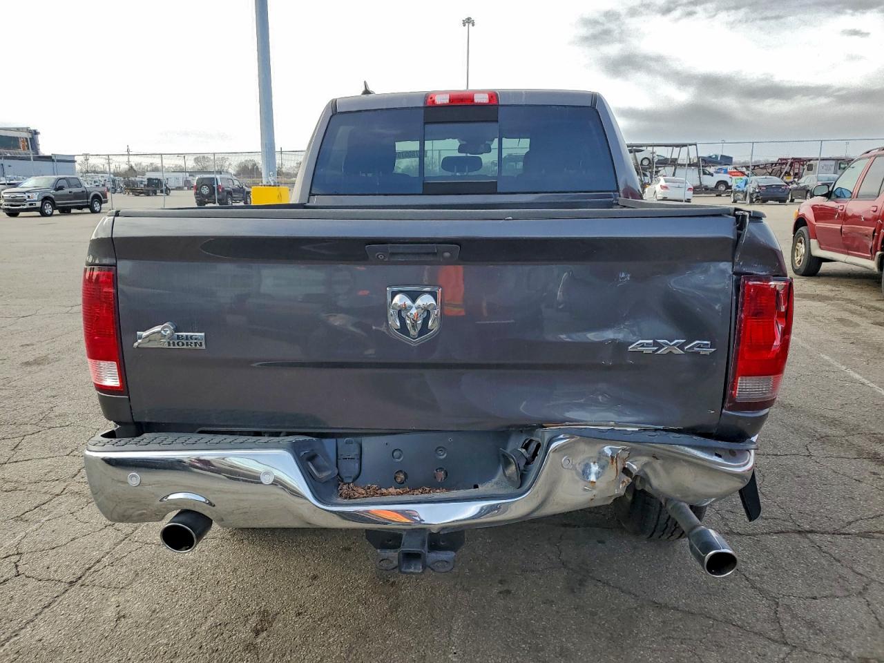 2015 RAM 1500 SLT photo 6