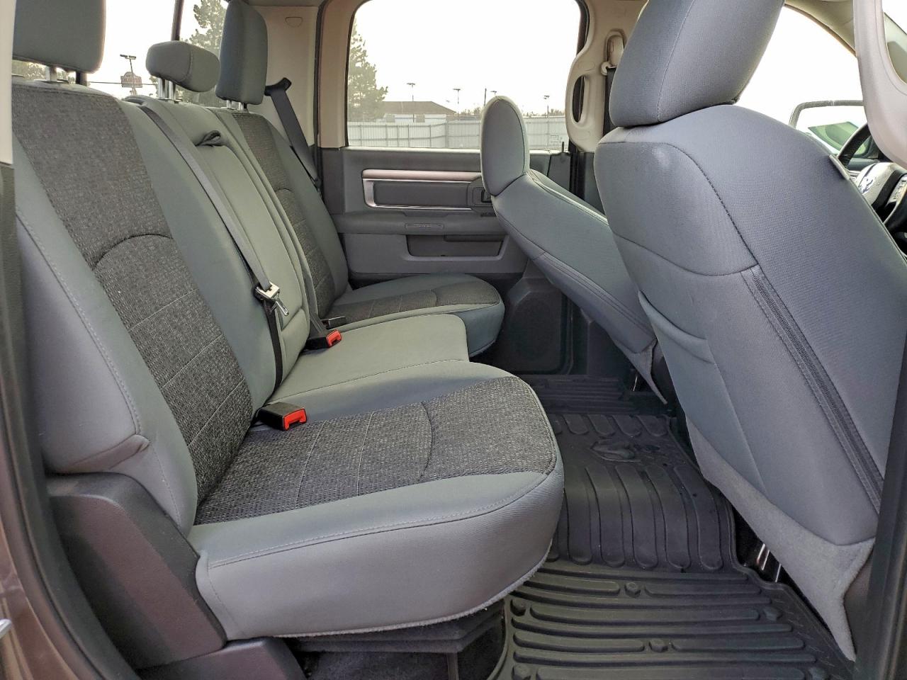 2015 RAM 1500 SLT photo 10