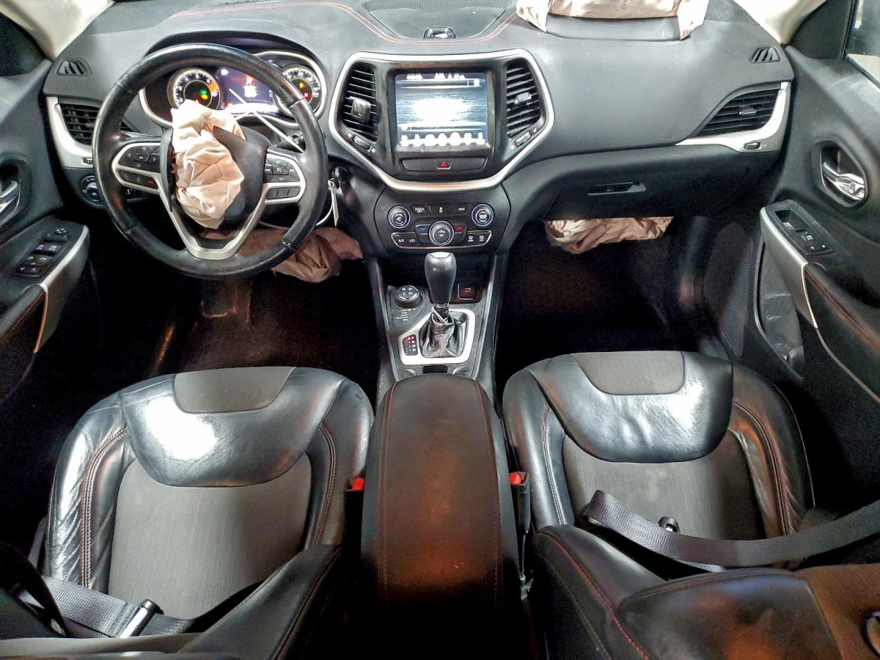 2017 JEEP CHEROKEE TRAILHAWK photo 8