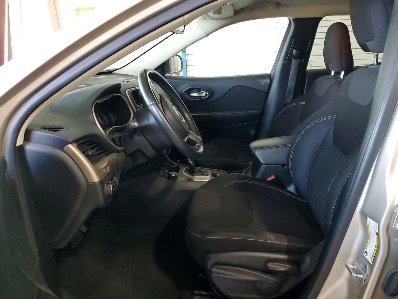 2015 JEEP CHEROKEE LATITUDE photo 7