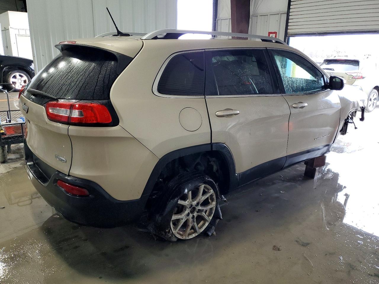 2015 JEEP CHEROKEE LATITUDE photo 3