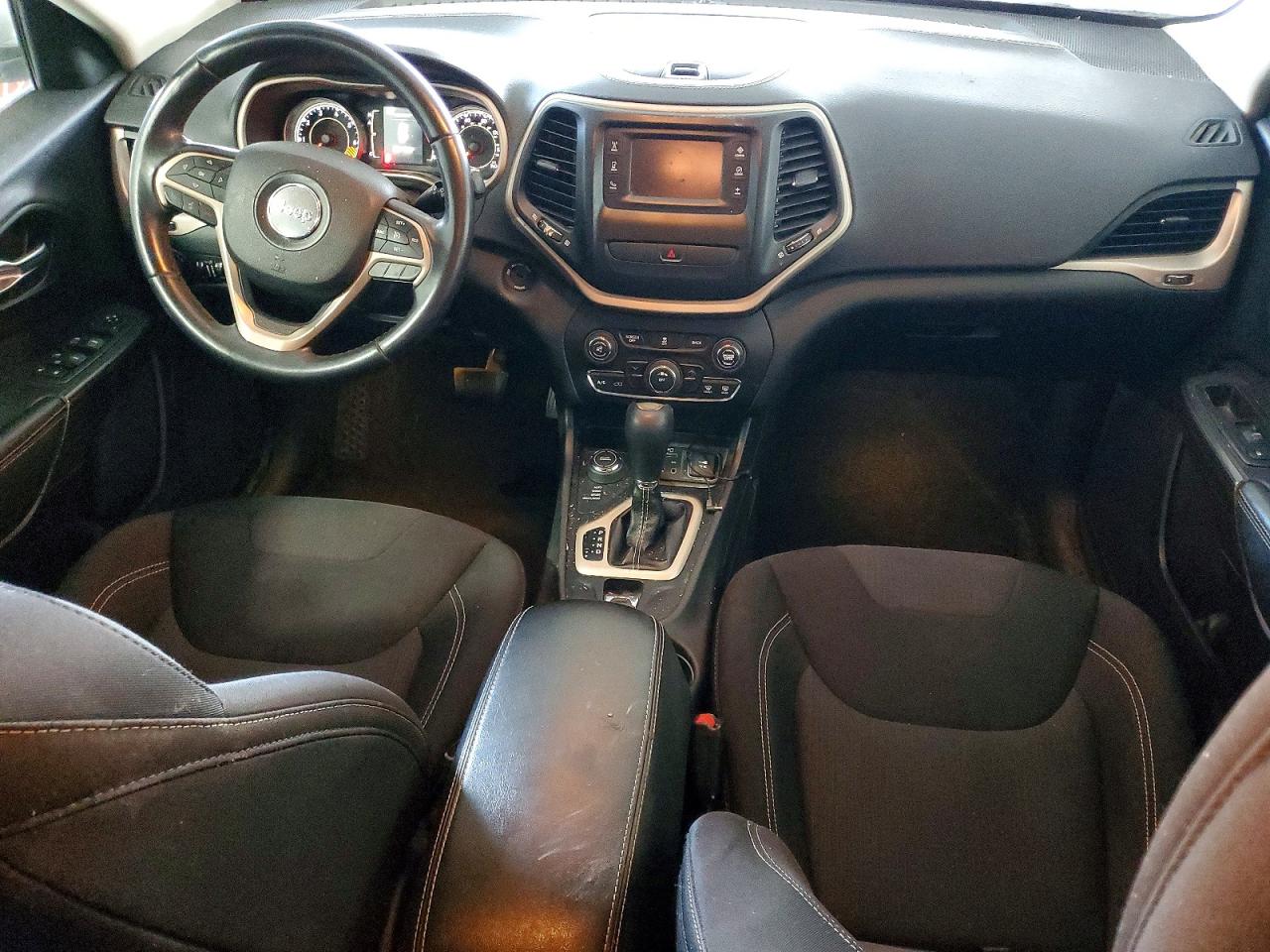2015 JEEP CHEROKEE LATITUDE photo 8