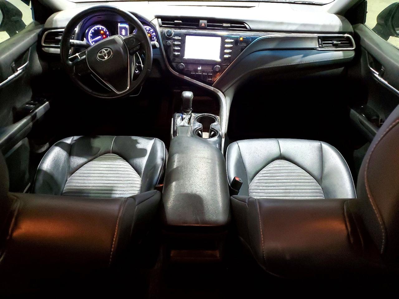 2018 TOYOTA CAMRY L photo 8