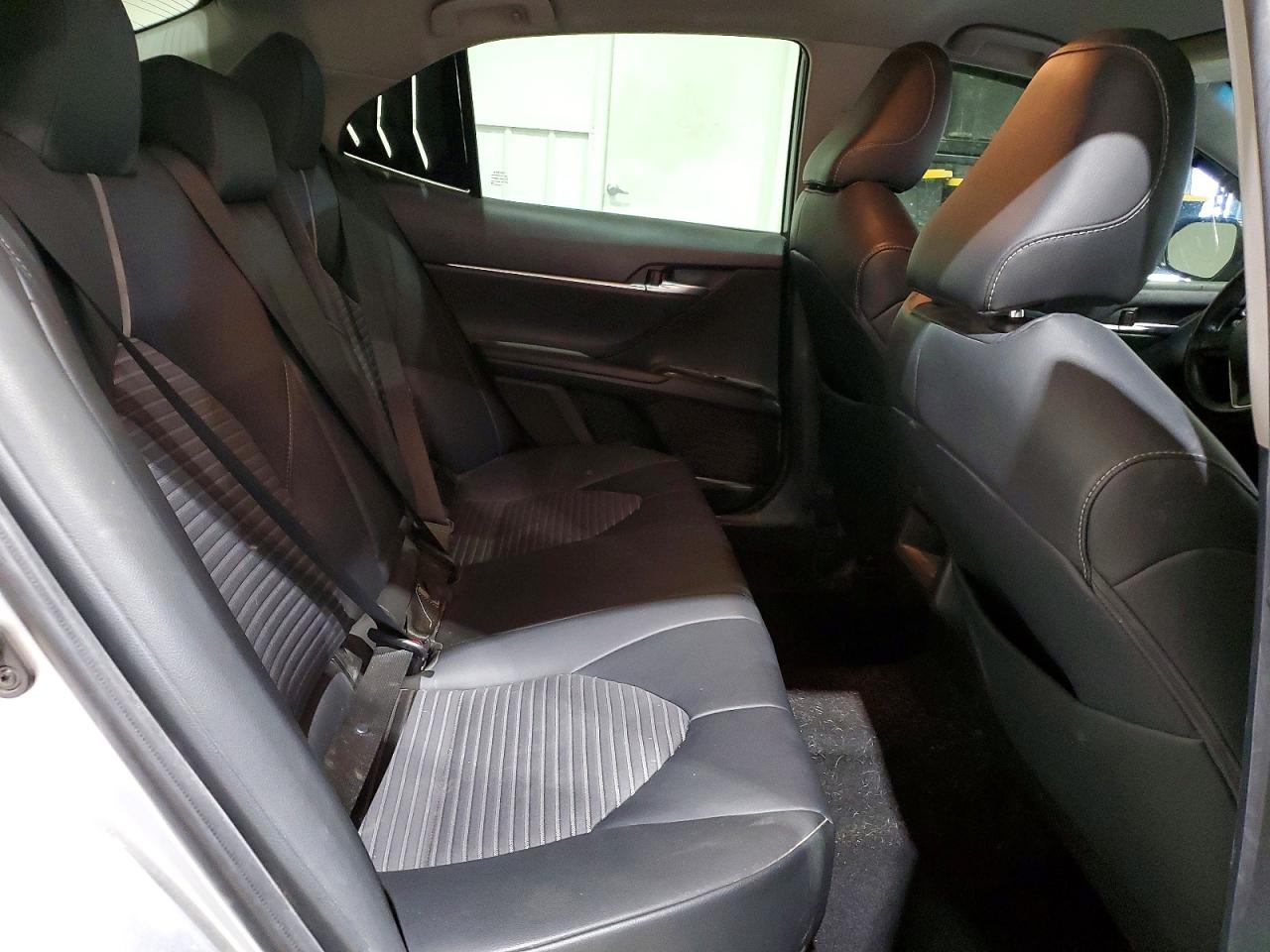 2018 TOYOTA CAMRY L photo 10
