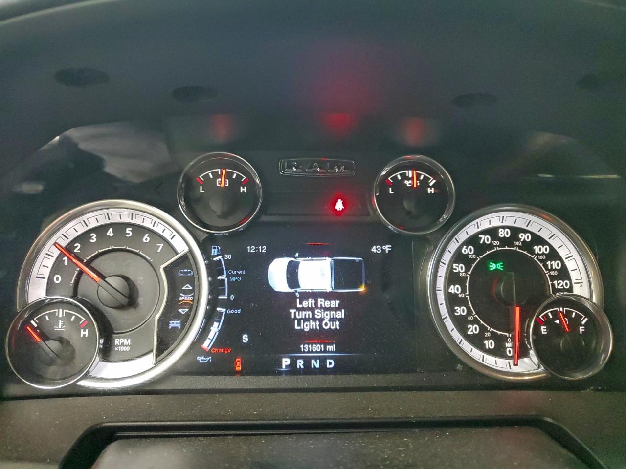 2016 RAM 1500 LARAMIE photo 9