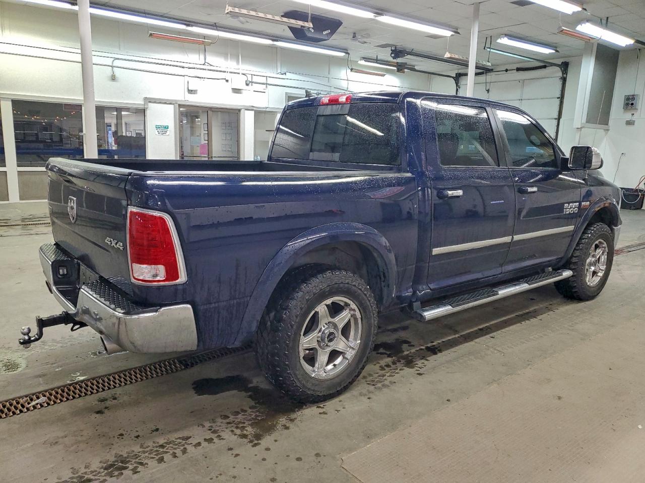 2016 RAM 1500 LARAMIE photo 3