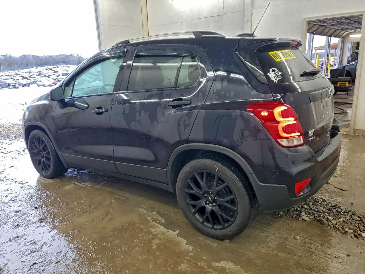 2021 CHEVROLET TRAX 1LT photo 2