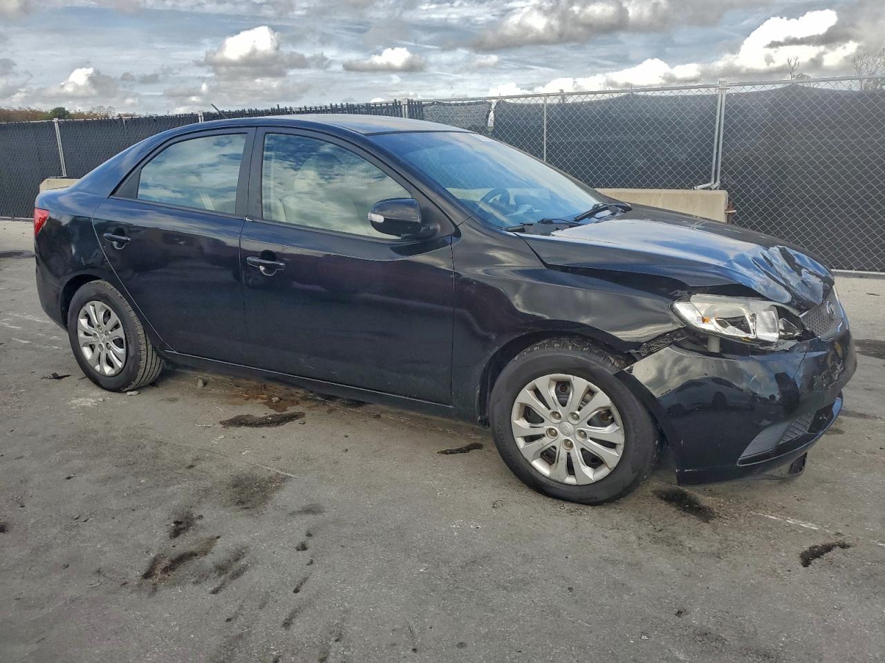 2010 KIA FORTE EX photo 4