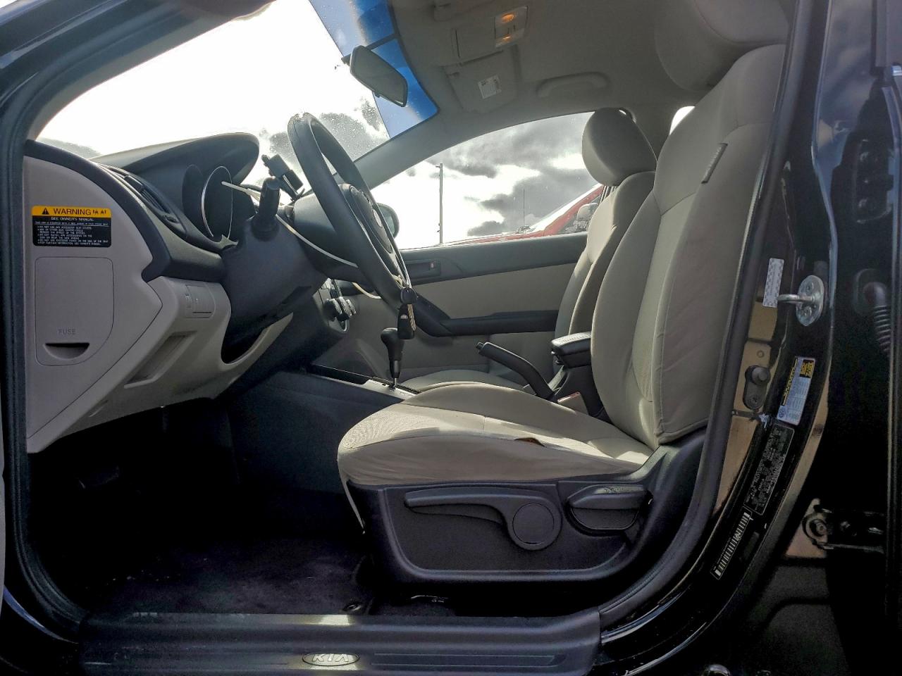 2010 KIA FORTE EX photo 7