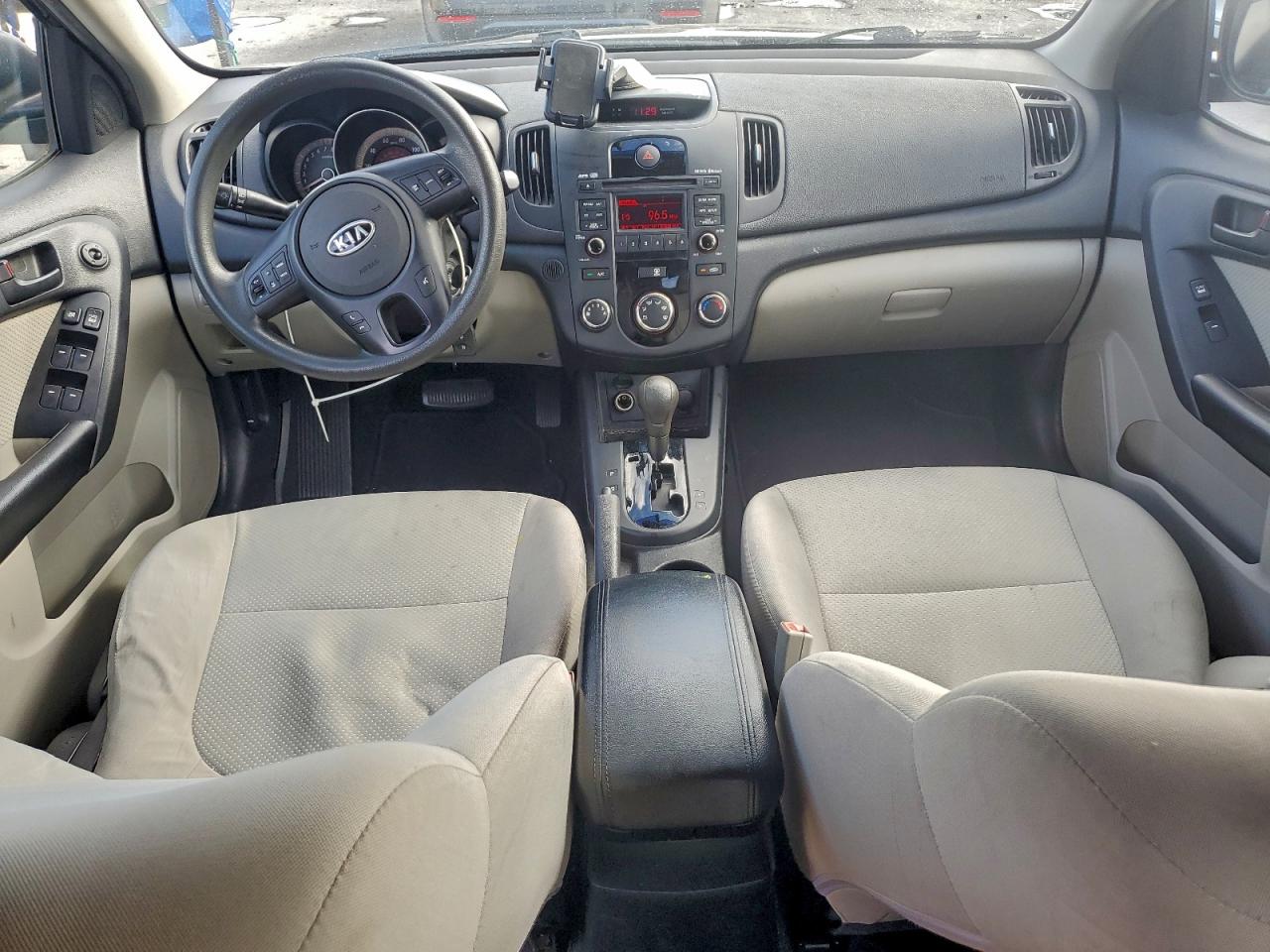 2010 KIA FORTE EX photo 8