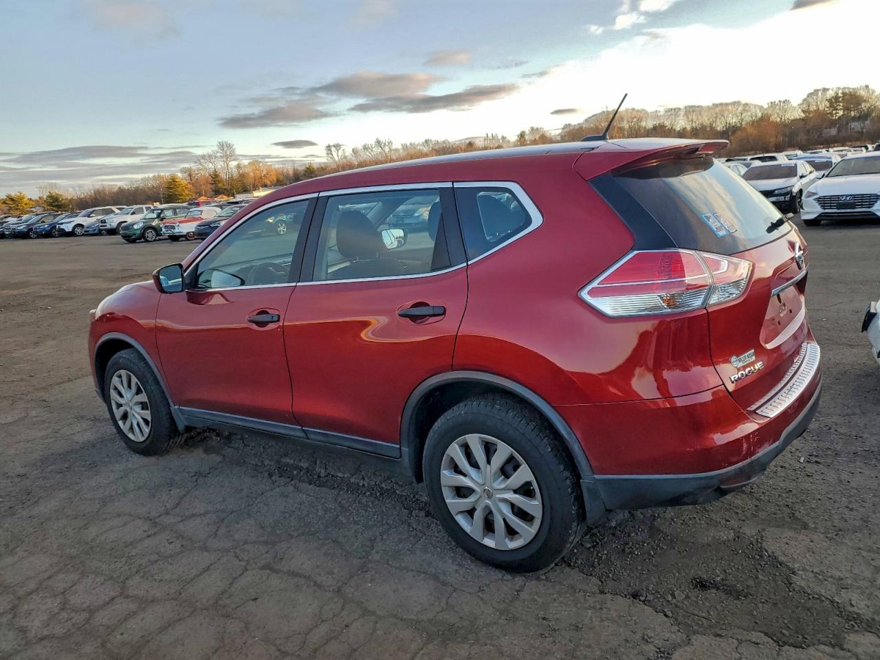 2016 NISSAN ROGUE S photo 2
