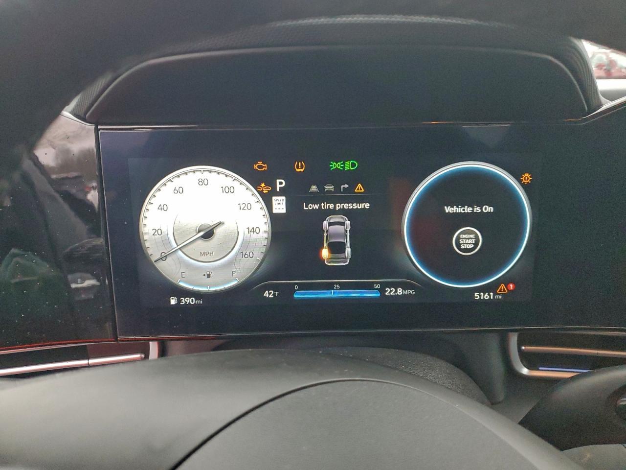 2025 HYUNDAI ELANTRA SEL photo 9