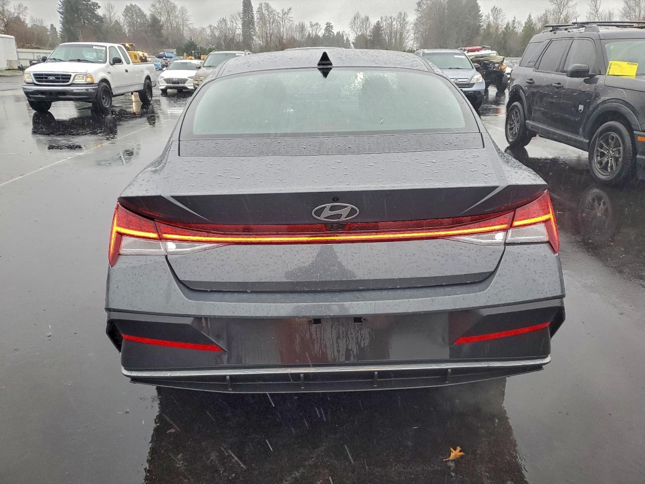 2025 HYUNDAI ELANTRA SEL photo 6