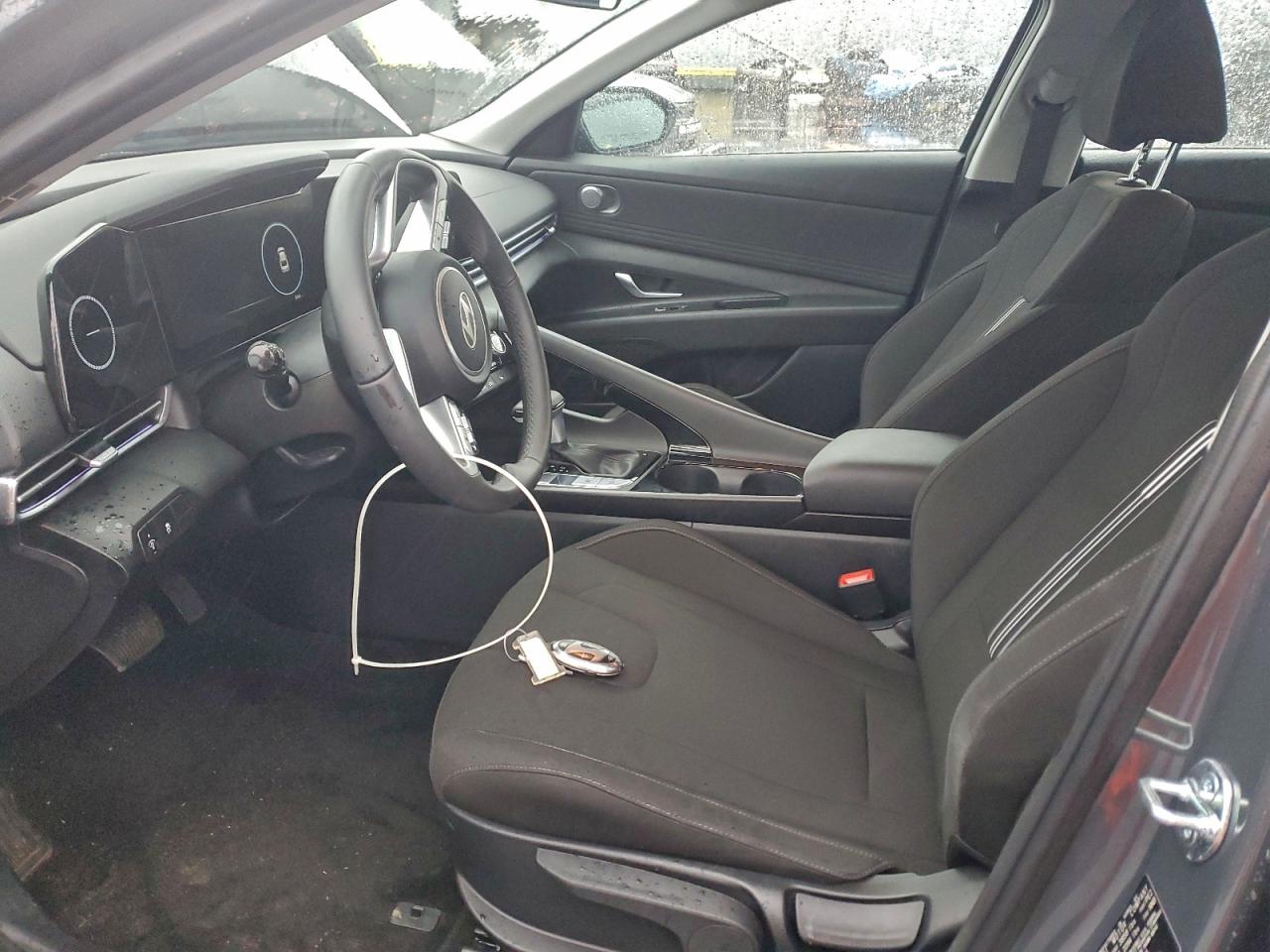 2025 HYUNDAI ELANTRA SEL photo 7