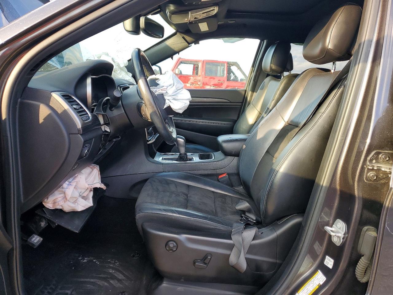 2019 JEEP GRAND CHEROKEE LAREDO photo 19
