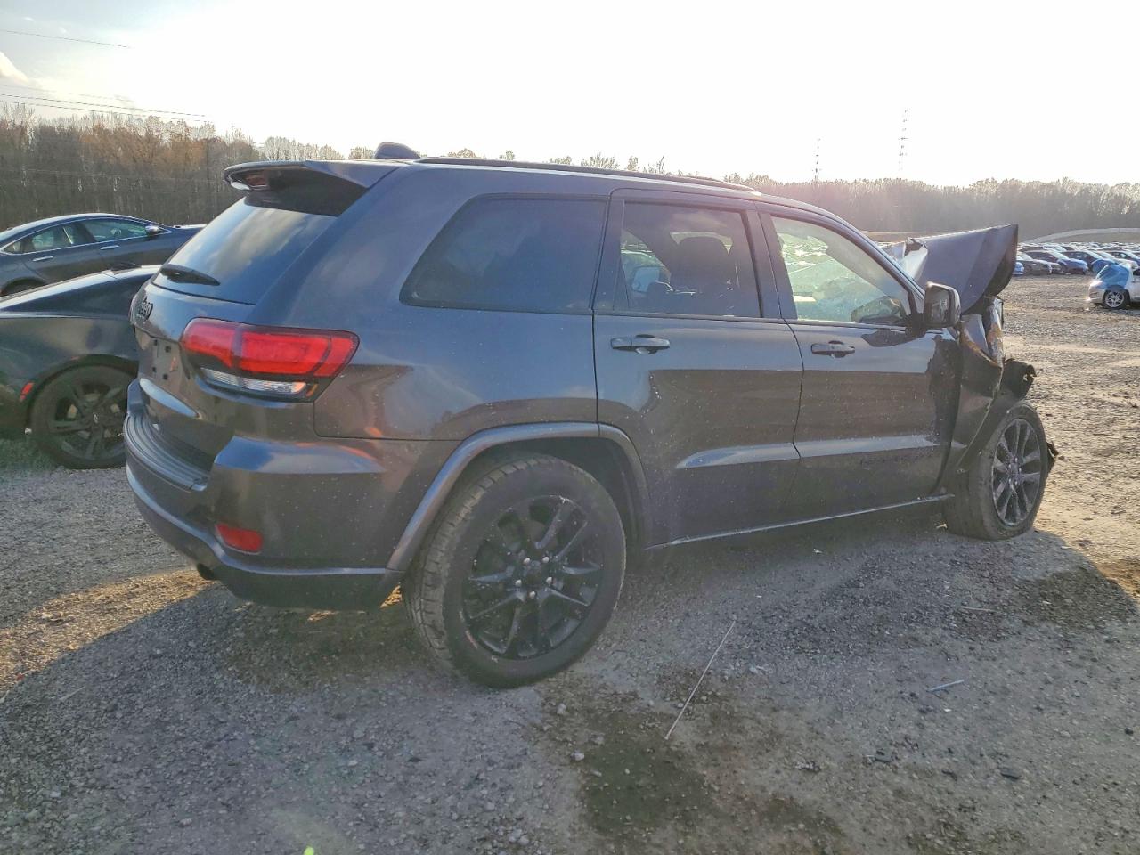 2019 JEEP GRAND CHEROKEE LAREDO photo 7