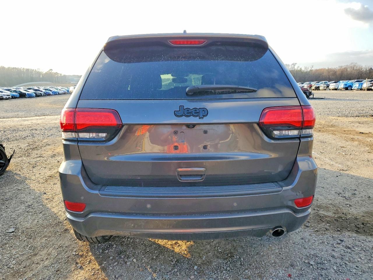 2019 JEEP GRAND CHEROKEE LAREDO photo 16